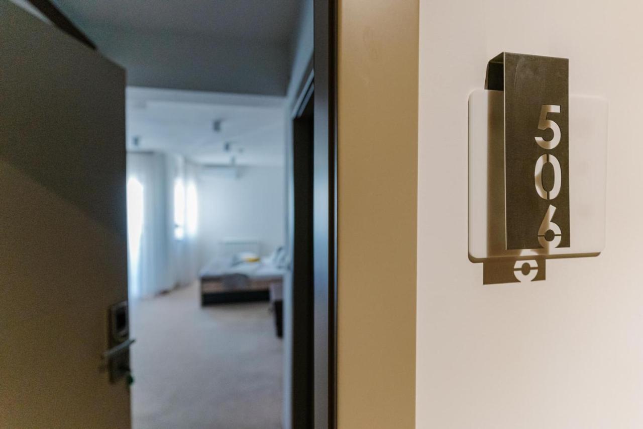 Nar Royalton Accommodation Ni 客房 照片