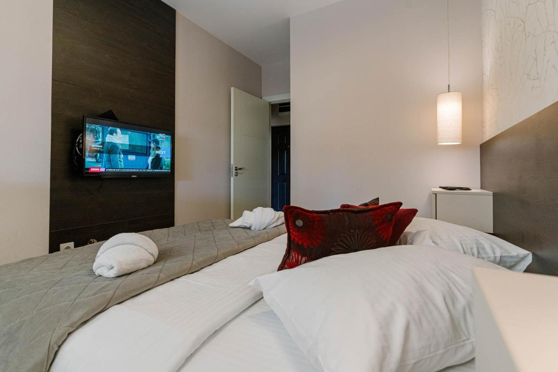 Nar Royalton Accommodation Ni 客房 照片
