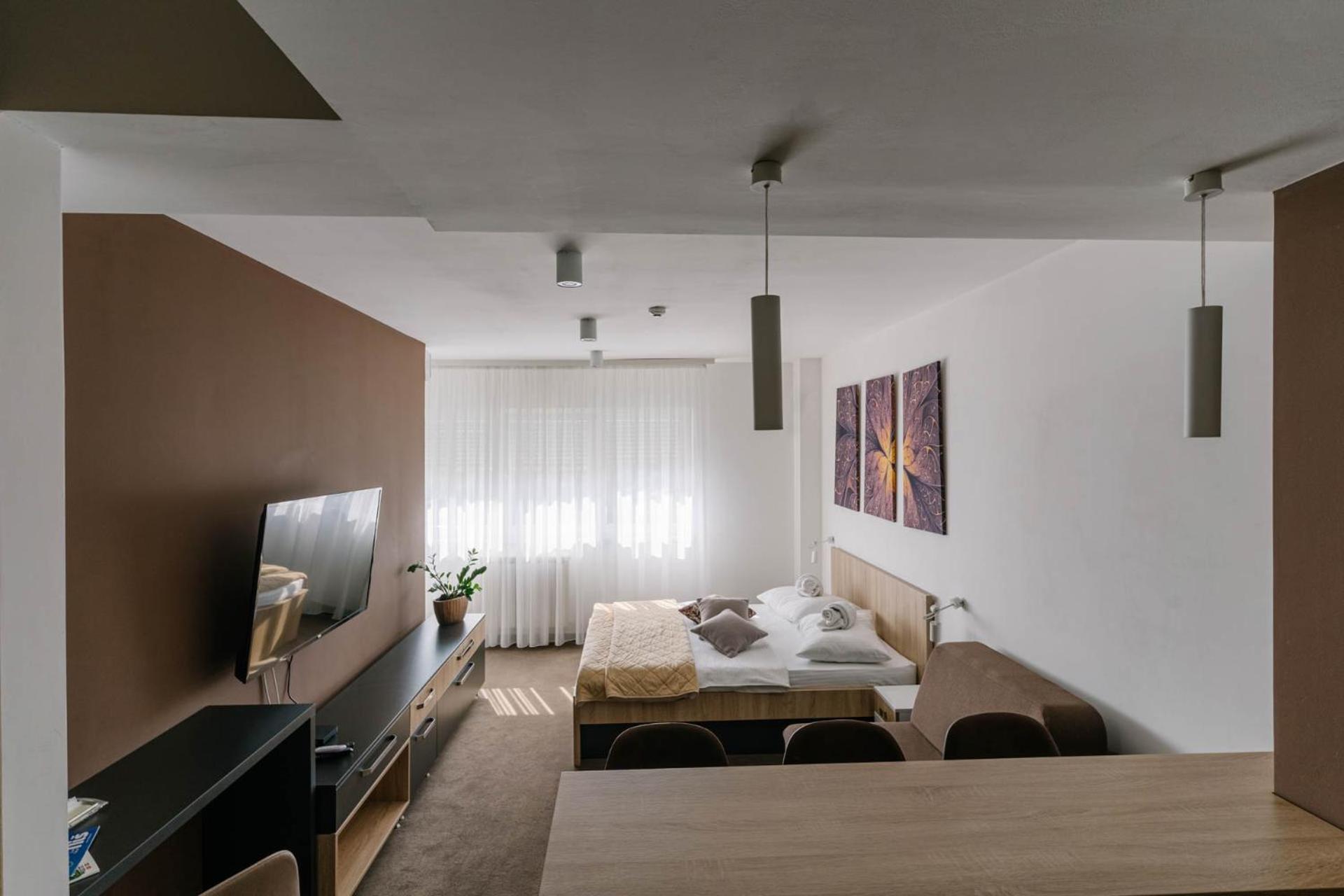 Nar Royalton Accommodation Ni 客房 照片