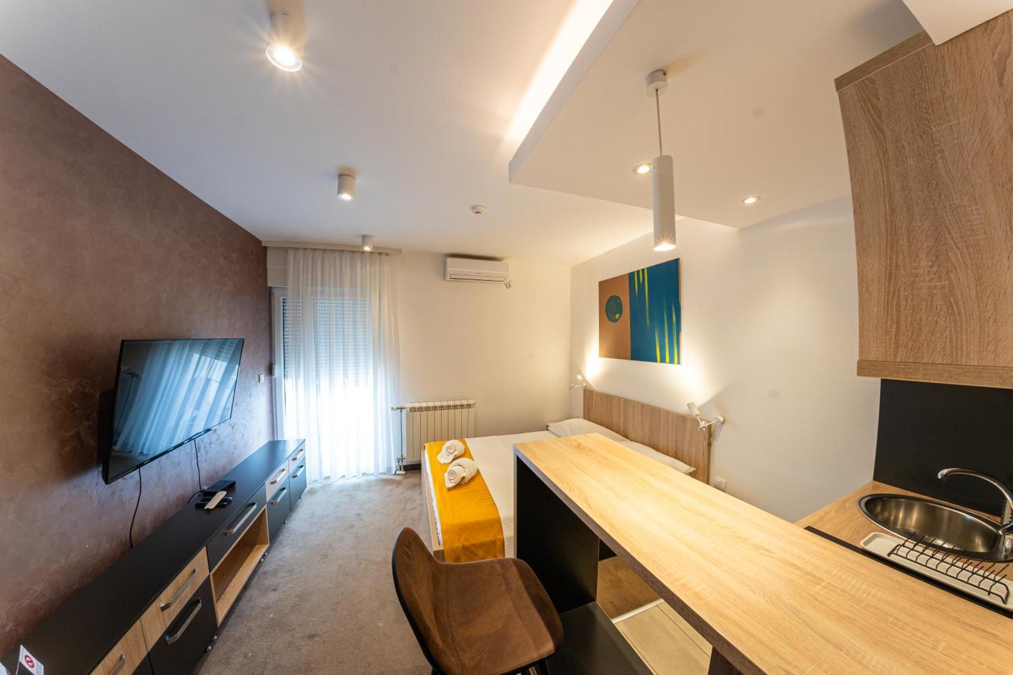 Nar Royalton Accommodation Ni 客房 照片
