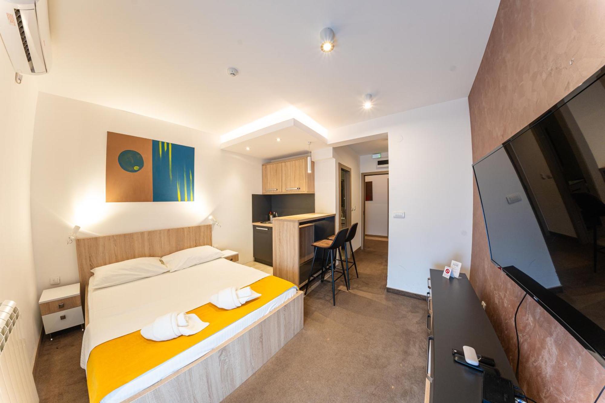 Nar Royalton Accommodation Ni 客房 照片