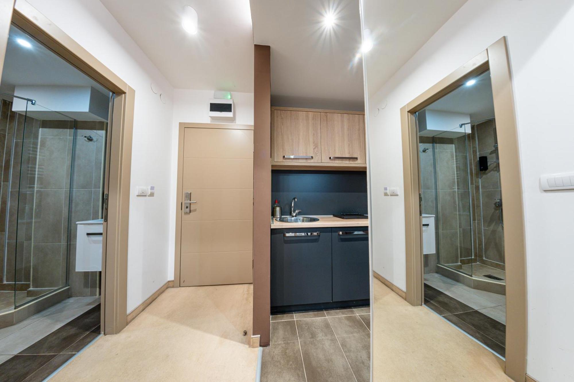 Nar Royalton Accommodation Ni 客房 照片