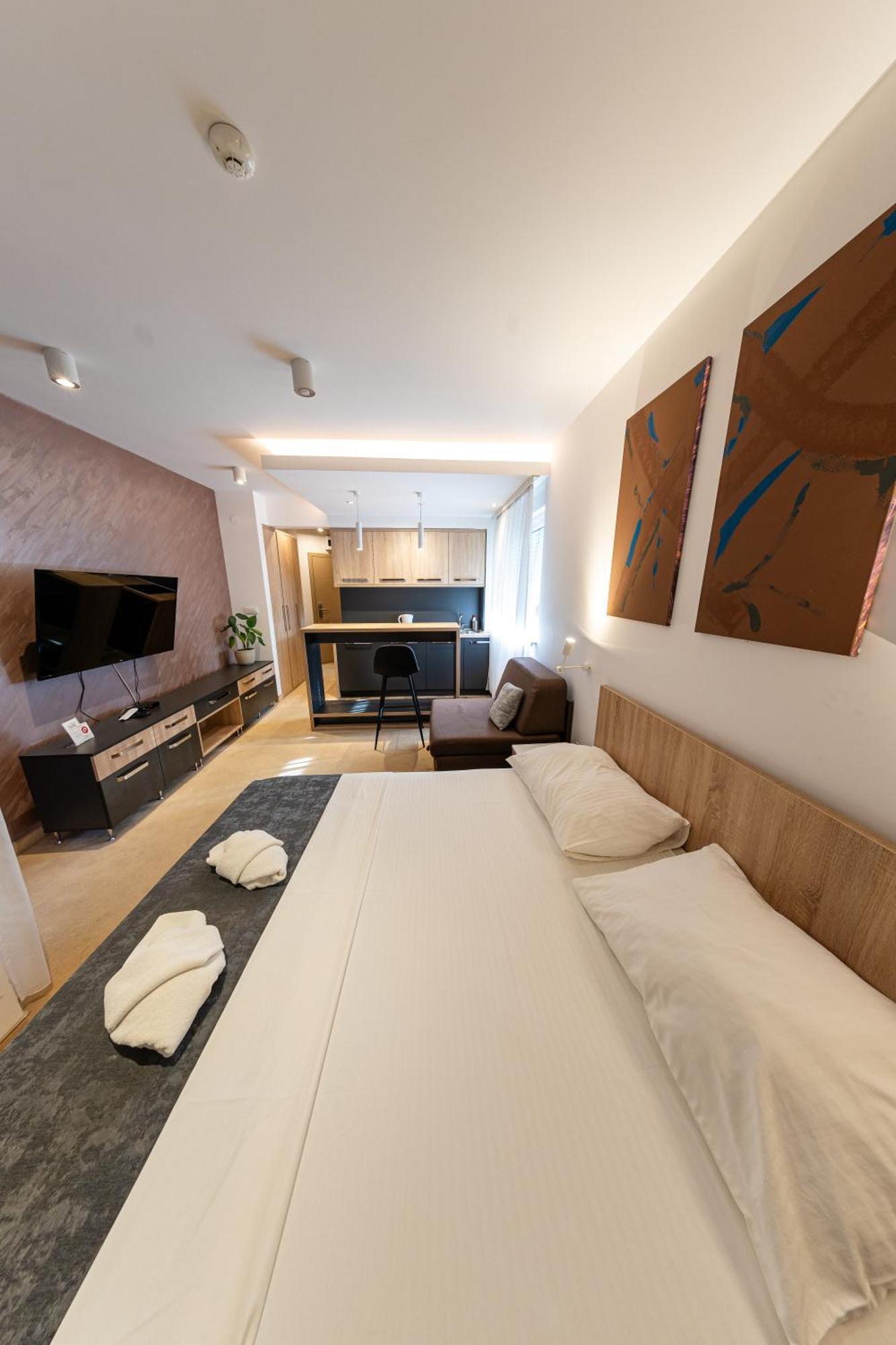 Nar Royalton Accommodation Ni 客房 照片