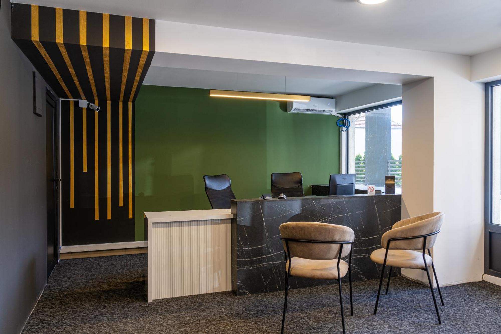 Nar Royalton Accommodation Ni 外观 照片