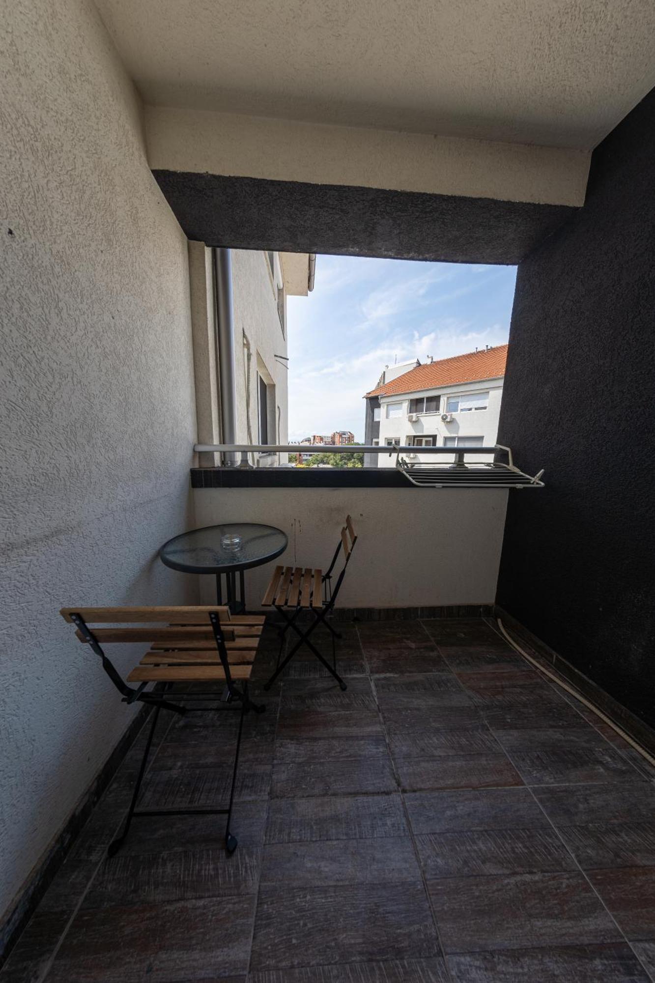 Nar Royalton Accommodation Ni 客房 照片