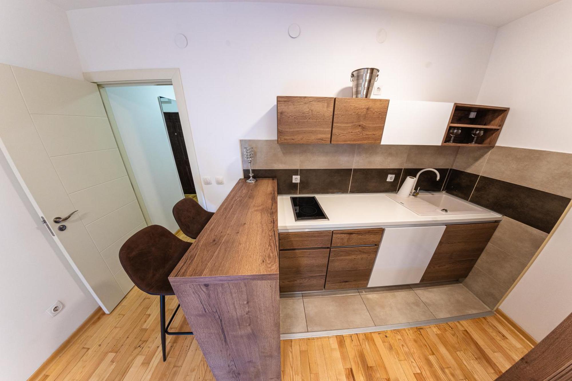 Nar Royalton Accommodation Ni 客房 照片