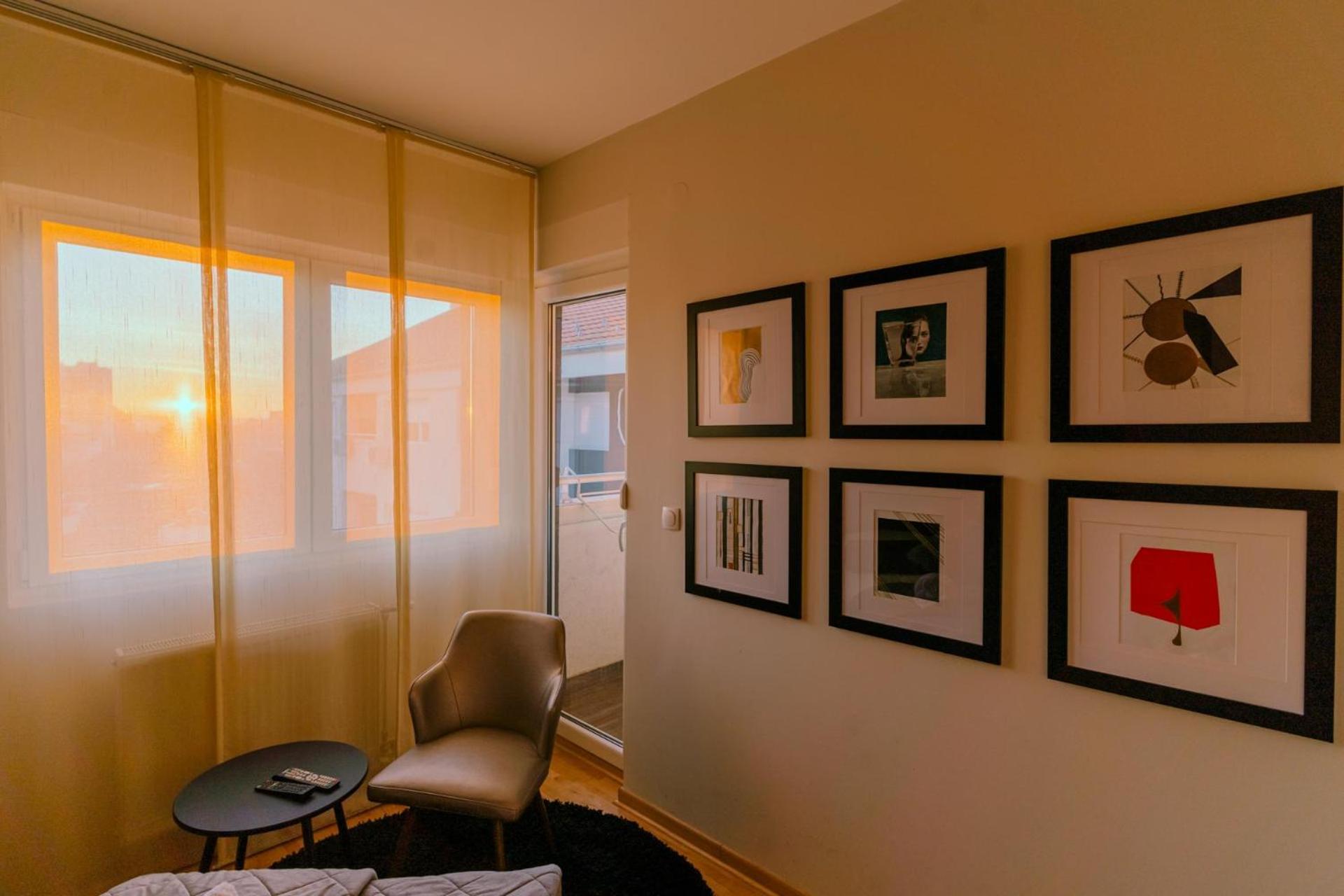 Nar Royalton Accommodation Ni 外观 照片